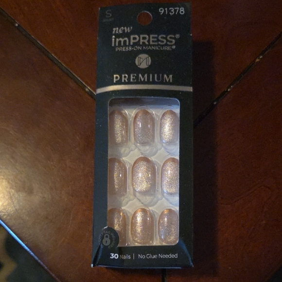 Press On Nails - Picture 1 of 1